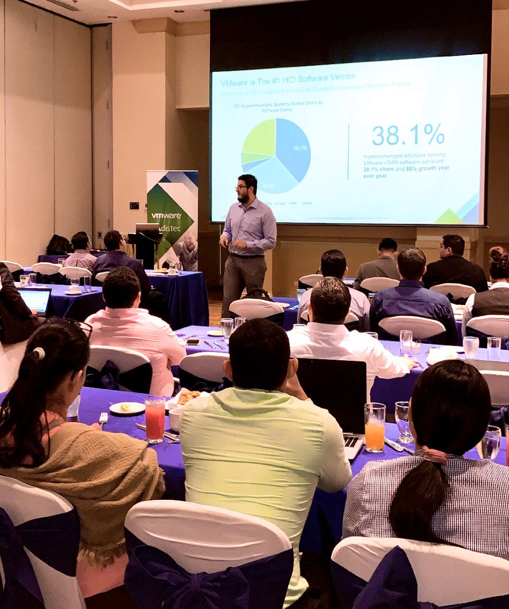 bitechnology_'s tweet photo. Nuestros #Billagers en Taller de Hiperconvergencia Intel y Vmware. 

#Technology #TechForAll #Techlovers #Innovation #InnovationForEveryone https://t.co/Cwm4yx3CJd