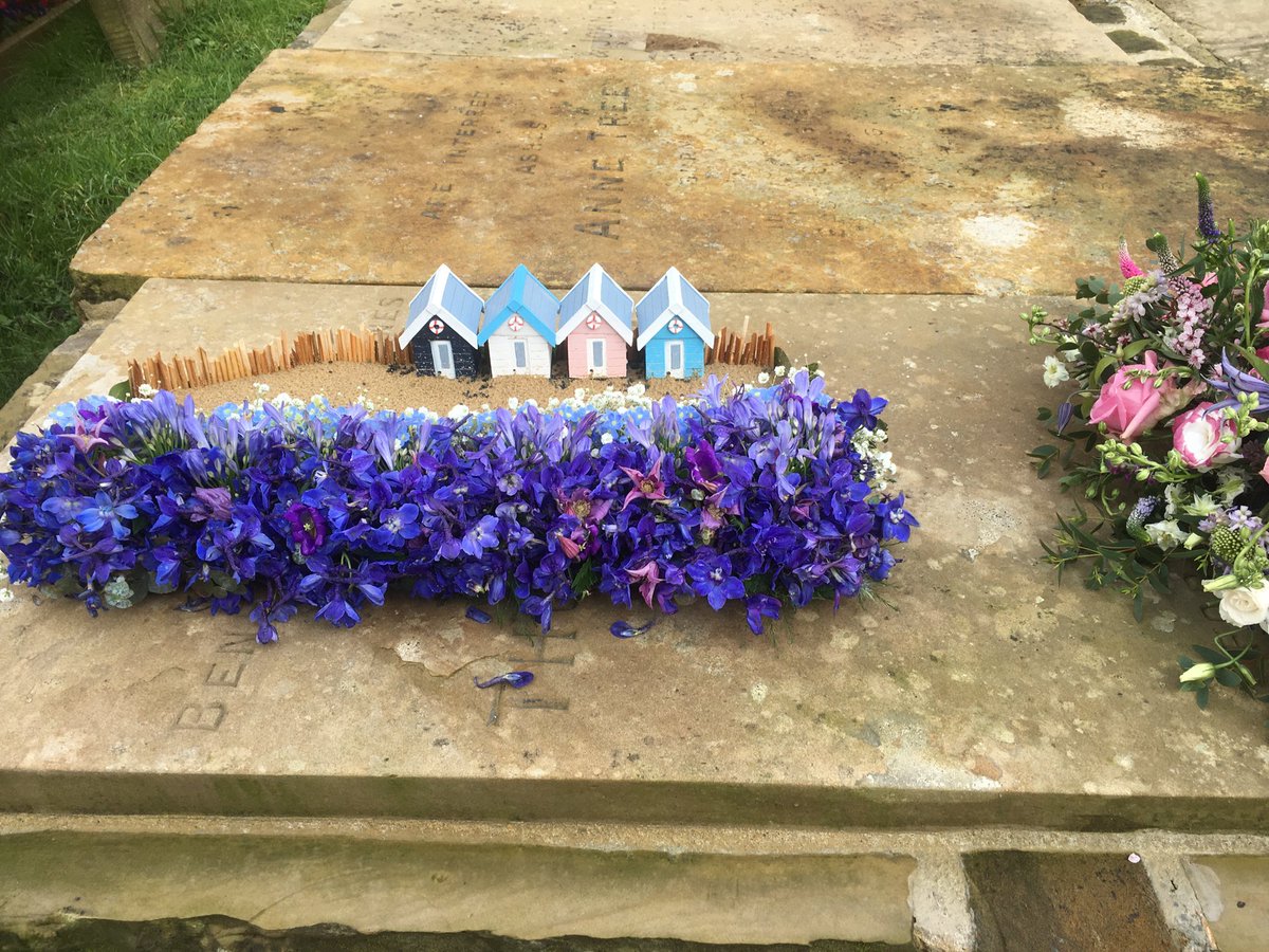 VisitEG's tweet photo. Martyrs memorial stones ⁦@stswithun⁩ East Grinstead earlier this week. Daffodils added on all three today, but didn’t get more photos. https://t.co/EgitFVkO9l