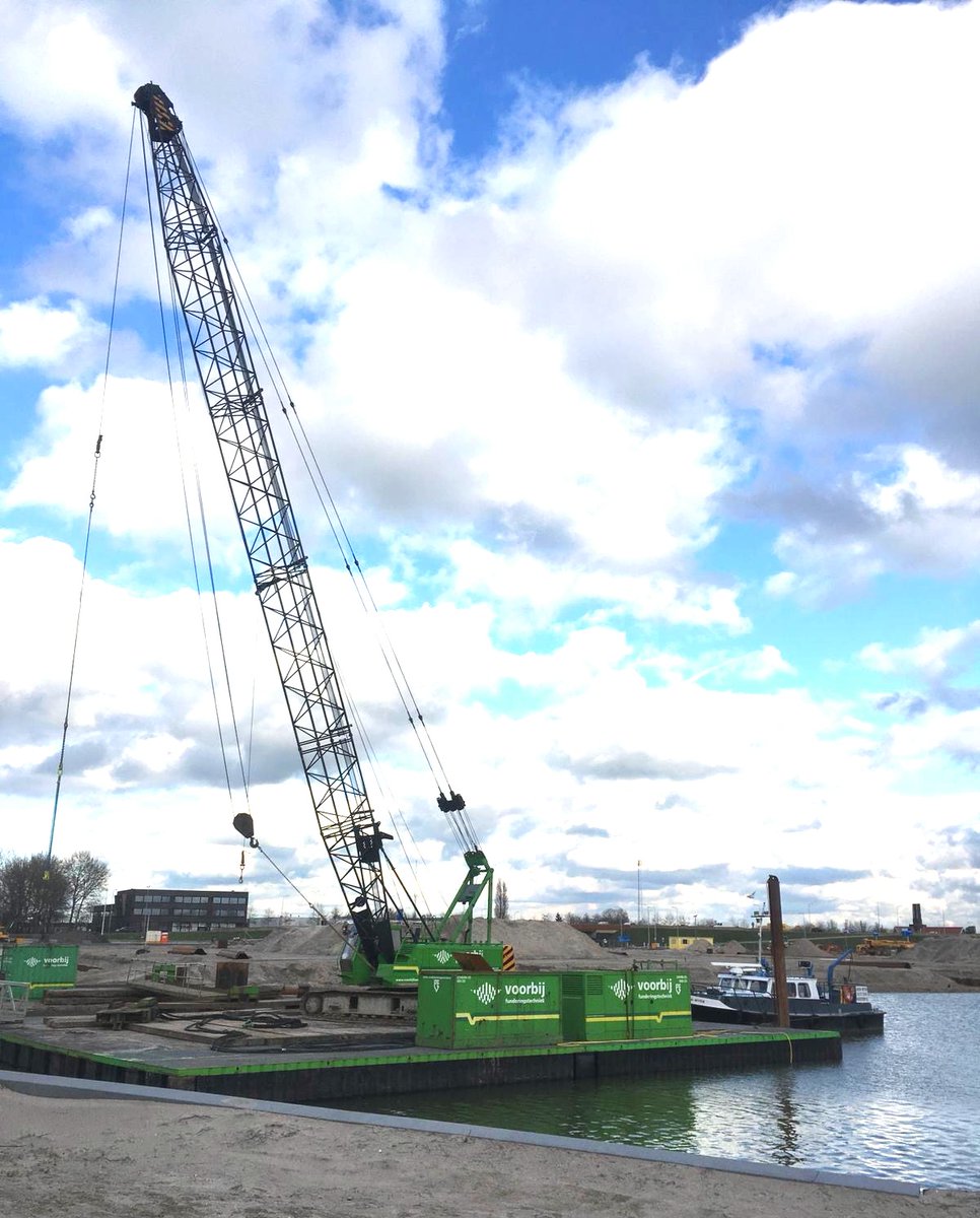 vanschiegroep's tweet photo. Lekker bezig met pontons in #Loenen, #Dirksland, #Harderwijk en #Hellevoetsluis💪👷♂️:
#mooiwerk #pontons #ContinuInBeweging #LekkerBezig https://t.co/qs6mLzYT1f