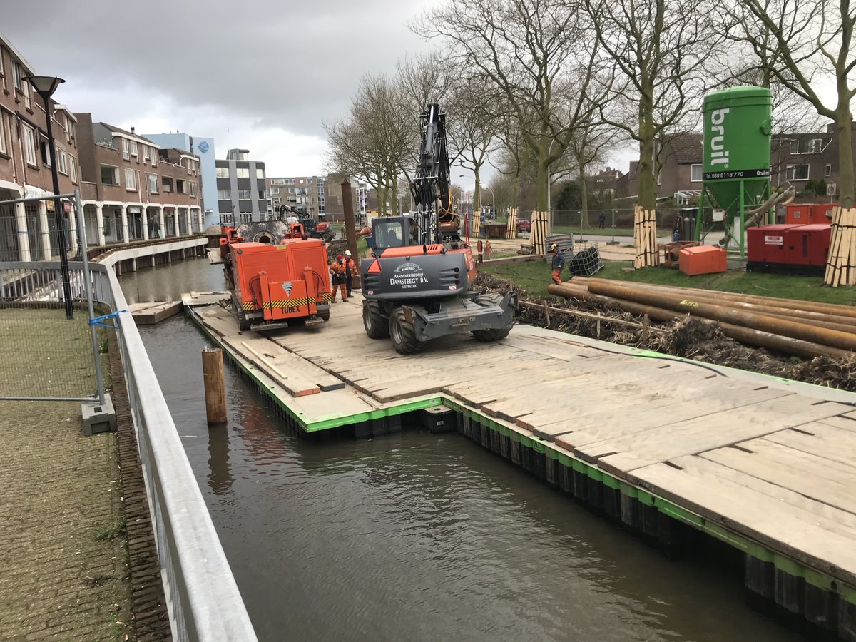 vanschiegroep's tweet photo. Lekker bezig met pontons in #Loenen, #Dirksland, #Harderwijk en #Hellevoetsluis💪👷♂️:
#mooiwerk #pontons #ContinuInBeweging #LekkerBezig https://t.co/qs6mLzYT1f