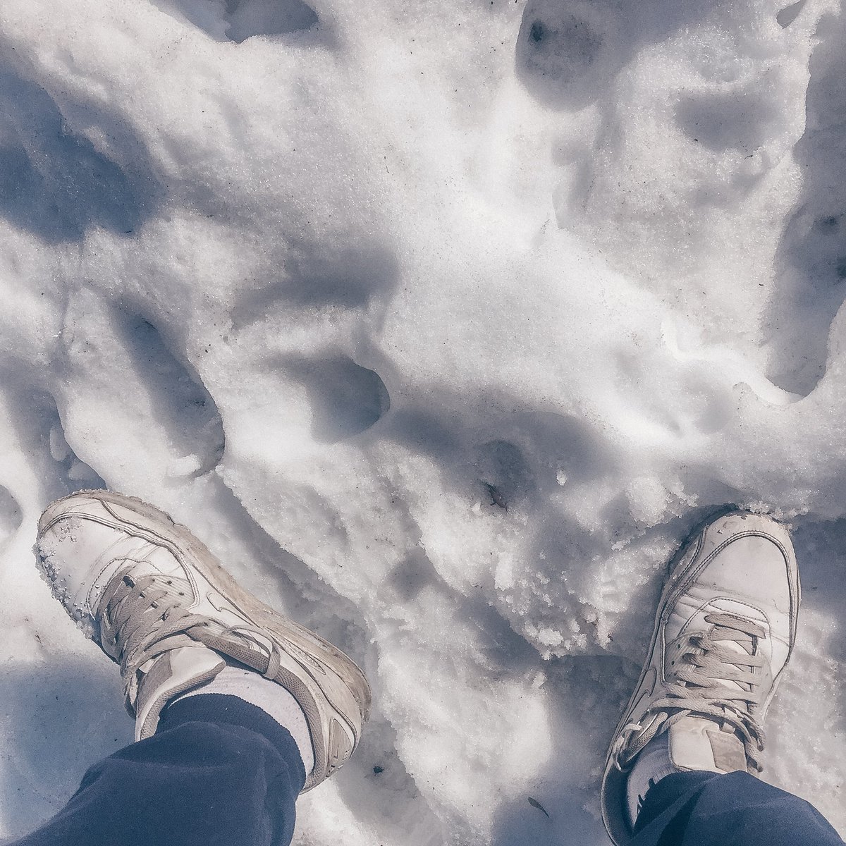 новая картинка на сингл, это чисто пробный трек, я уверен что он не залетит в массы и делаю его только чтобы проверить как работает дистрибуция