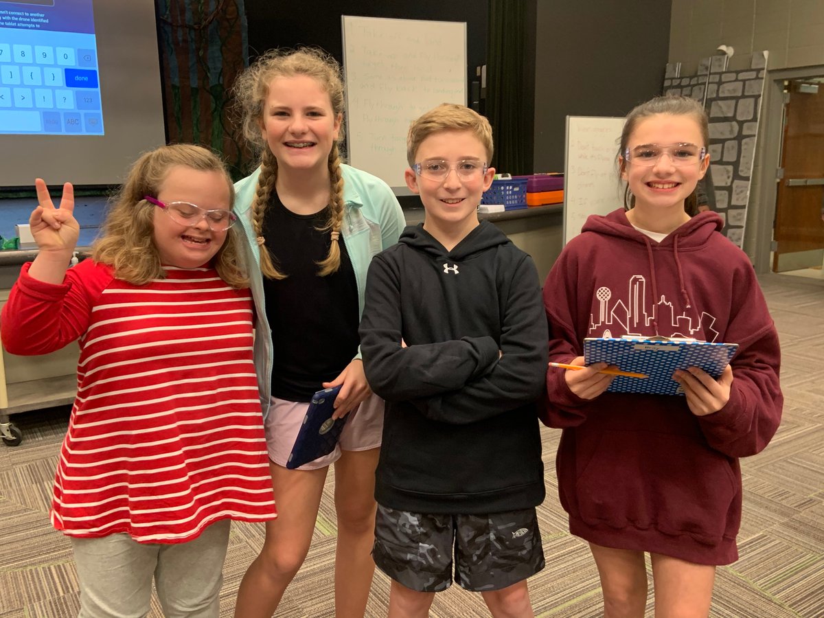 Moore_Math's tweet image. It’s a plane! It’s a bird! Oh wait, it’s a coded drone! @BrookwoodForest