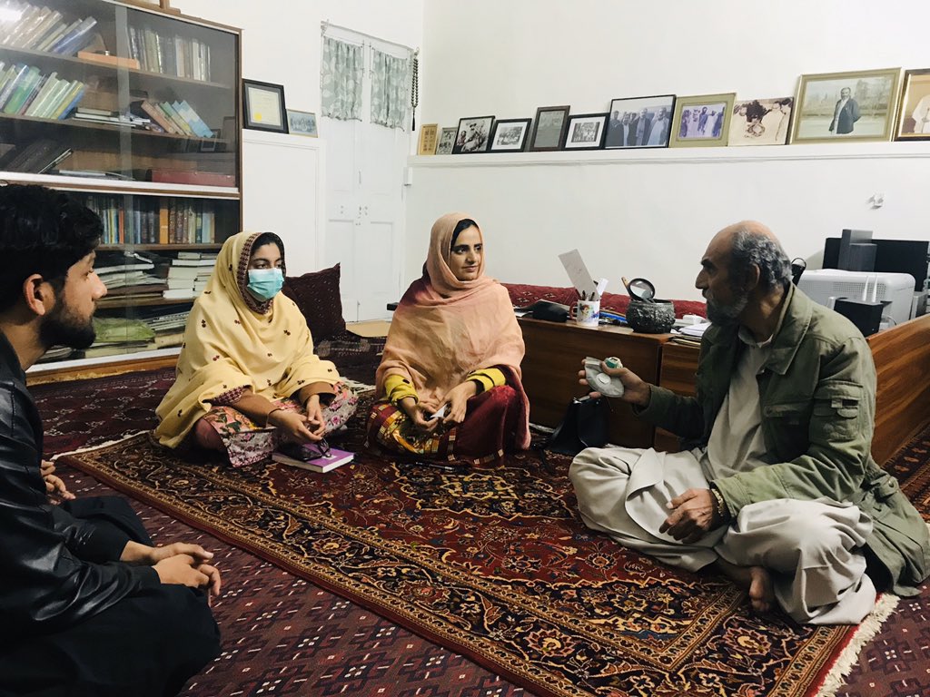 MahrangBaloch_'s tweet photo. Students of BMC meet with Nawab Lashkari raisani & Nawab Aslam raisani regarding the concerns of students and recent Self finance seats notifications .They assured us their support in BMC restoration.
#SayNo2Privatisation https://t.co/ufE8Ff7H7N