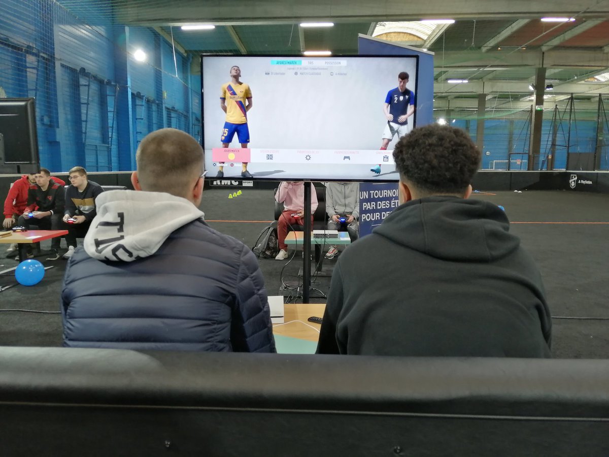 ObsessionGaming's tweet photo. Les 8emes de finales commencent !!

#OAG_NOUR
@SMSESPORTCUP @esportcupLens https://t.co/LBM6Nv61oK