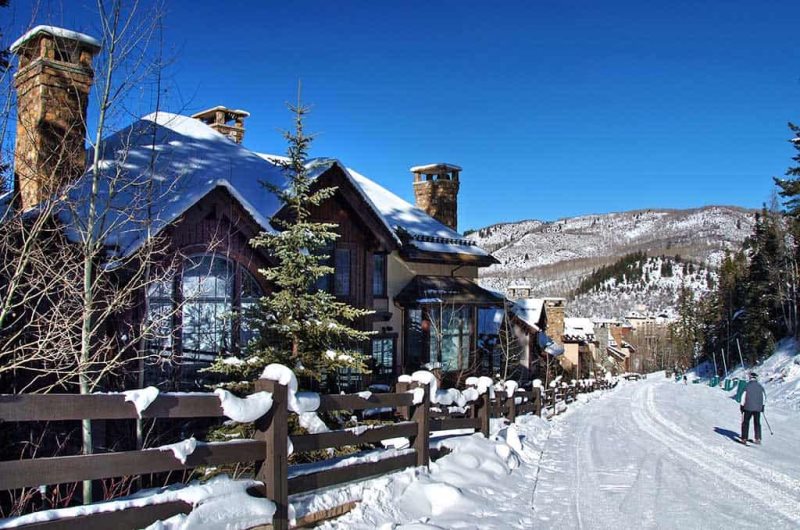 piratebelize's tweet photo. At this elegant Ski-In/Ski-Out #vacationhome in #BeaverCreek, enjoy a great location near the village, wonderful ski access, beautifully polished accommodations &amp; a private hot tub. 🎿 Your #ski vacation can be everything you dream of at 170 Village Walk! https://t.co/a34gXbb8nV https://t.co/Kd9QLryCqY
