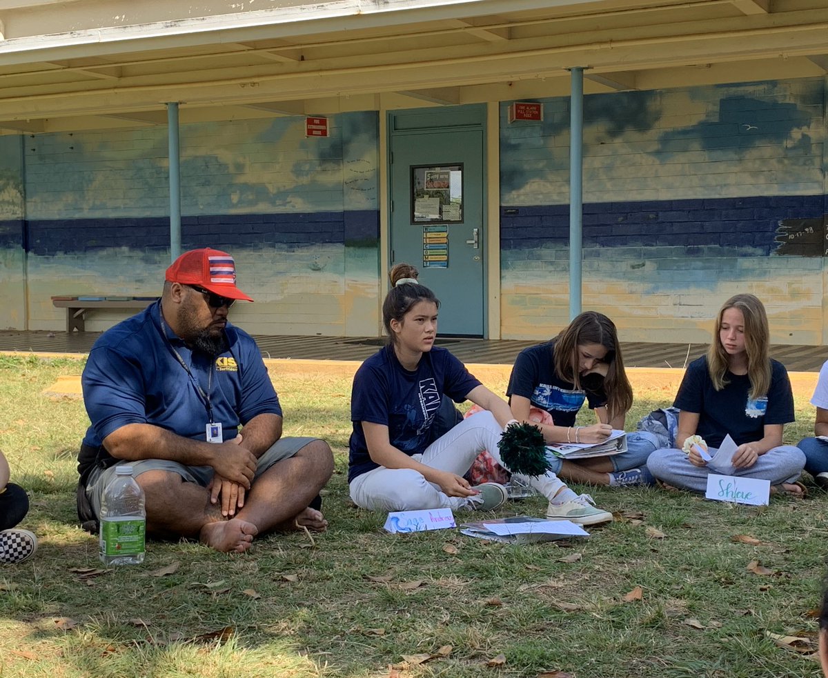 8th grade social studies scholars explore the positive and negative effects of westward expansion through Socratic seminar. #p4chawaii #jrsurfriderpride <a href="/HIDOE808/">Hawai‘i Public Schools</a> @HIDOE808_DrK