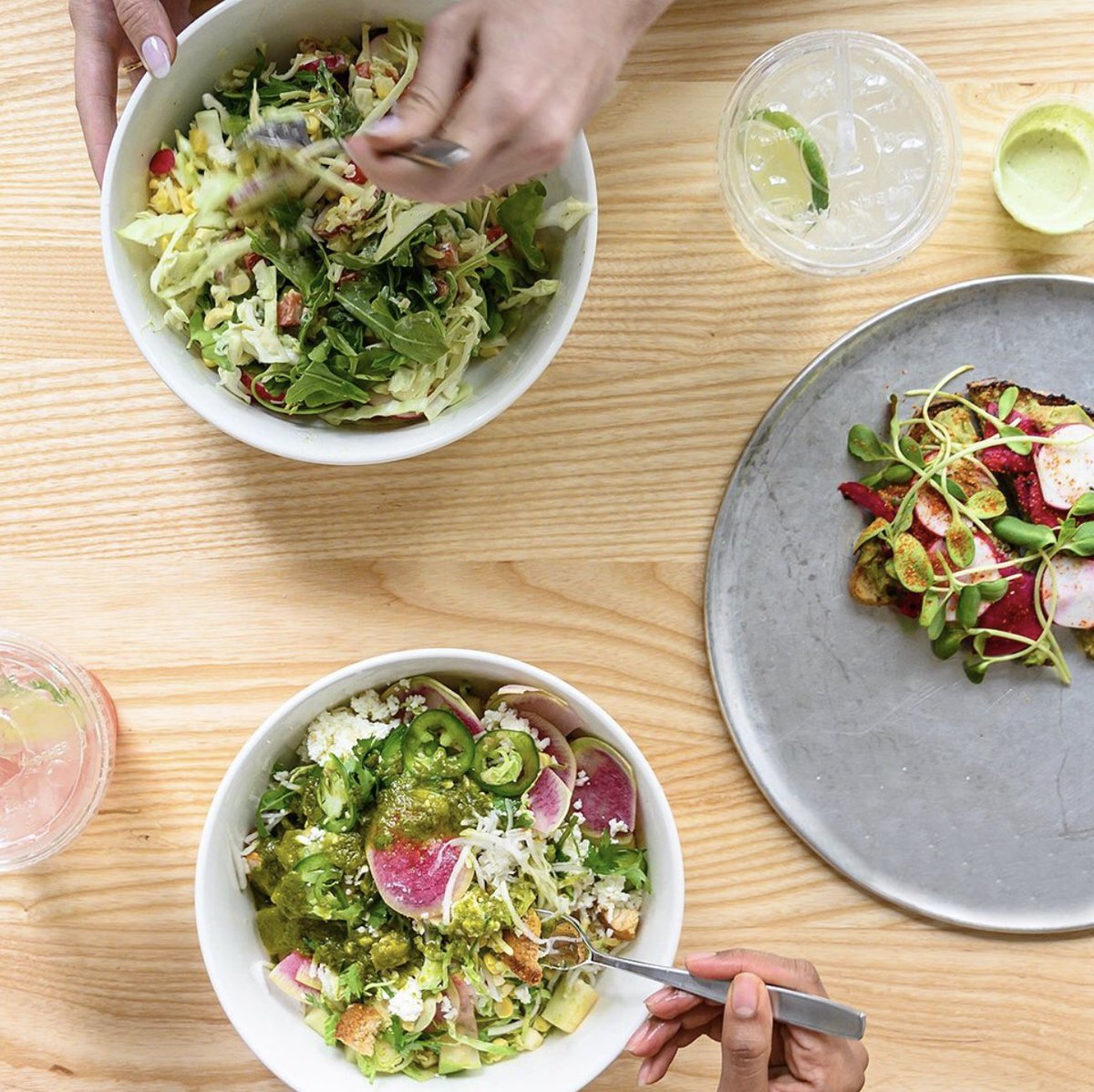 Looking for a quick and healthy lunch option? Visit iQ for delicious salads, toasts, smoothies and sweet treats 😋 #YorkdaleStyle #CentreOfStyle #Healthy #Food #Delicious @iqfoodco
