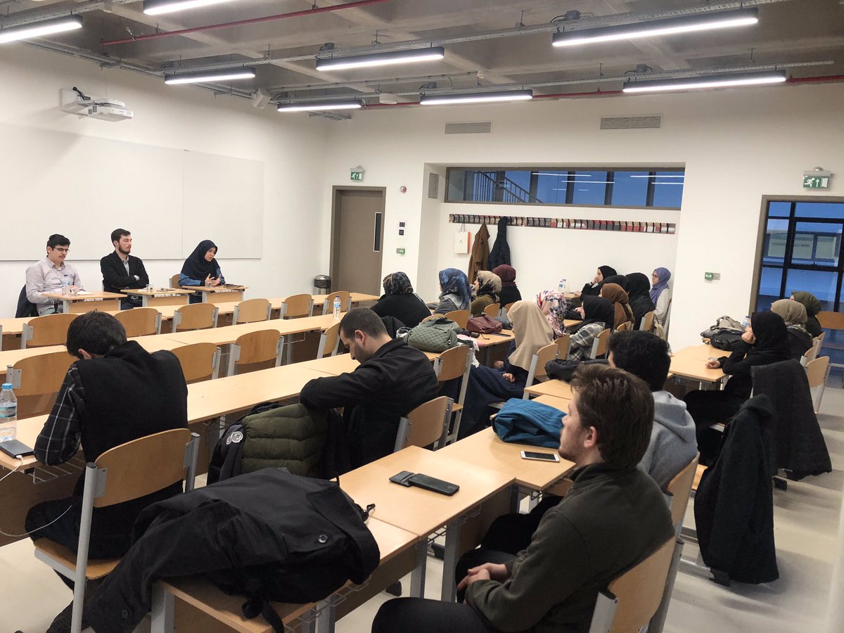 İSİF Genç Akademi etkinliğimizde fakültemizin mezunlarının akademide ve iş hayatında edindikleri tecrübelerden faydalandık, aklımızdaki soruları sorup onlara danıştık. Konuklarımıza ve katılanlara teşekkür ederiz.