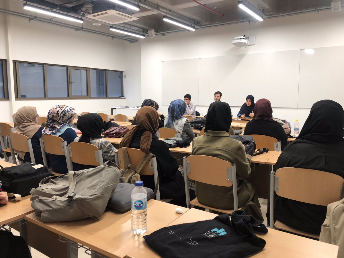 sehirisifkulubu's tweet photo. İSİF Genç Akademi etkinliğimizde fakültemizin mezunlarının akademide ve iş hayatında edindikleri tecrübelerden faydalandık, aklımızdaki soruları sorup onlara danıştık. Konuklarımıza ve katılanlara teşekkür ederiz. https://t.co/KaNC2TpWec