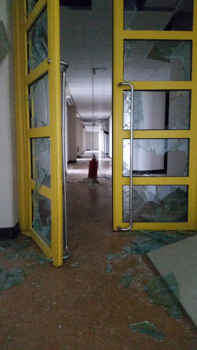 HappyHippoHH's tweet photo. Liebe Hamburger, kennt ihr noch die alte #Postpyramide? Heute ist alles abgerissen. Hier gibt es noch ein paar Impressionen aus meiner Urban Exploring Sammlung. 12 Stockwerke nach oben, 5 nach unten. #urbex #lostplaces https://t.co/irISTxfWSp