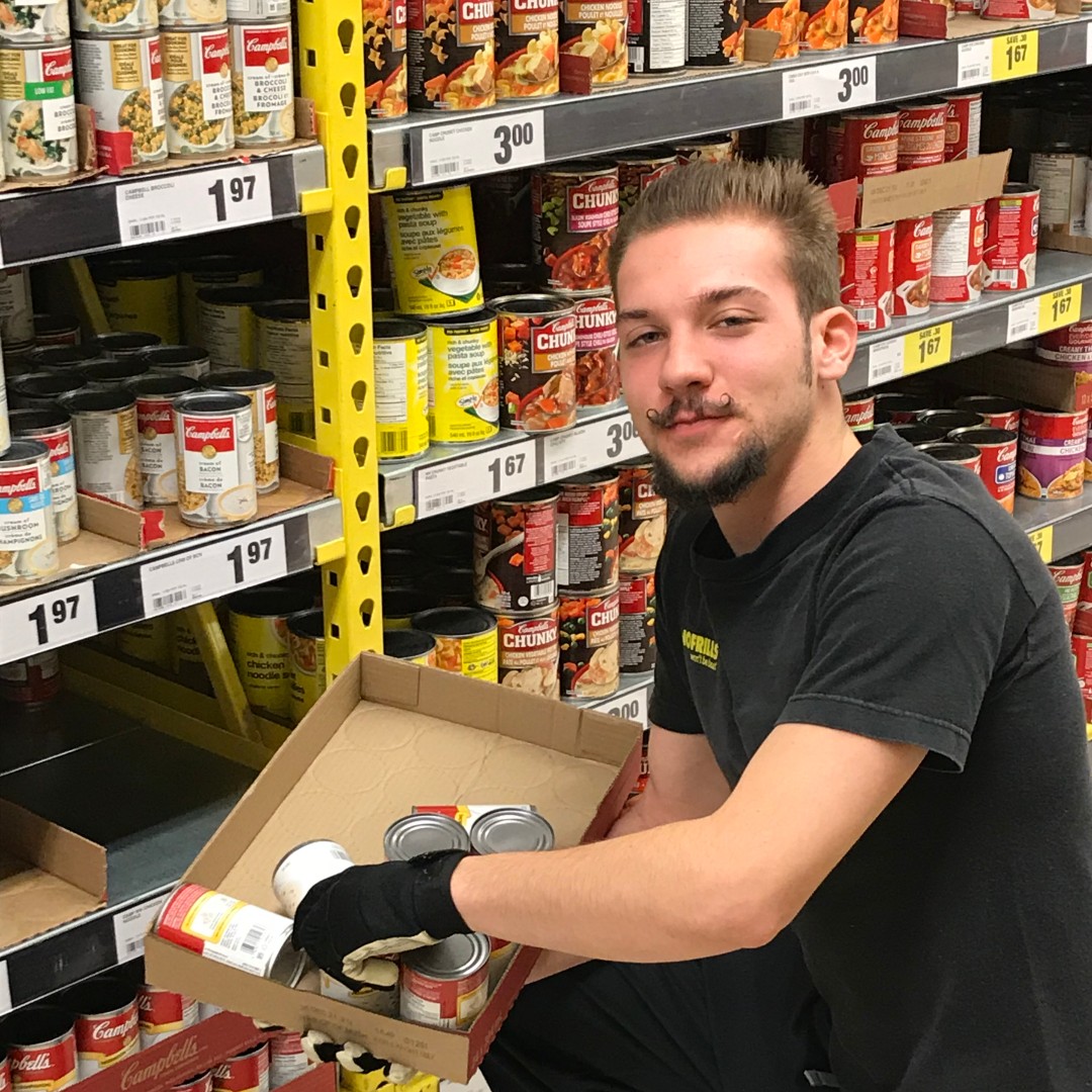 UFCW1006A's tweet photo. As part of our Members at Work series, we are proud to feature
#ufcw1006a member Luke Benedict from Mark & Sarah's No Frills in Wallaceburg. #ufcwcanada #ufcwmembers #unionmembers https://t.co/r0QFAxeY3Y