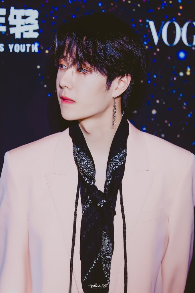 meilleur1997's tweet photo. All the stars run to your eyes.✨˖°

#王一博 #WangYibo #YIBO 
#หวังอี้ป๋อ #왕이보 #イボ https://t.co/HzMvc8qT16