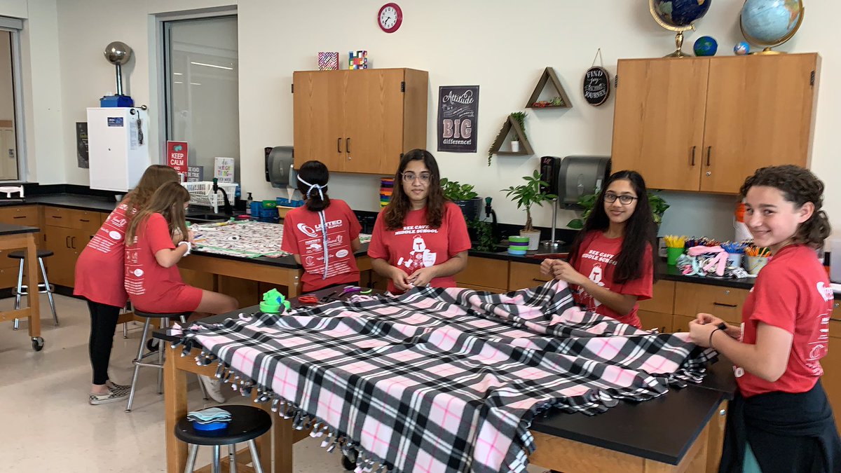 HCMSEllis's tweet photo. #BCMSDayofService Project Linus! Blankets for newborns. Awesome, thank you! @BcmsRaiders @ltisdschools @Mrs_L_Keogh https://t.co/JZMXpsbPNS