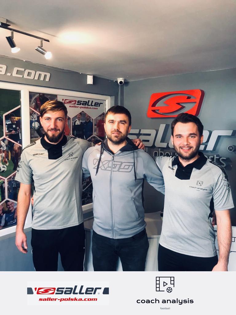 CoachAnalysisF2's tweet photo. Gramy razem z Sallerem 🤝⚽️

Jest nam niezmiernie miło poinformować, że nawiązaliśmy współpracę z Sallera Polska 🤝 Jednym z największych dystrybutorów odzieży sportowej w Europie 🔝

Pierwsze efekty naszej współpracy już niebawem... stay tuned 🤫💪 https://t.co/7nBSd5aCXc