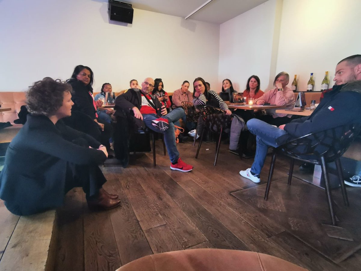 Wie menselijheid had verwacht van #Donner komt bedrogen uit. Ouders worden een juridisch moeras in gestuurd. 

Een paar ouders krijgen een beetje, duizenden blijven in onzekerheid. 

Nu is het aan #Rutte om duizenden ouders wel te compenseren. 
#toeslagenaffaire