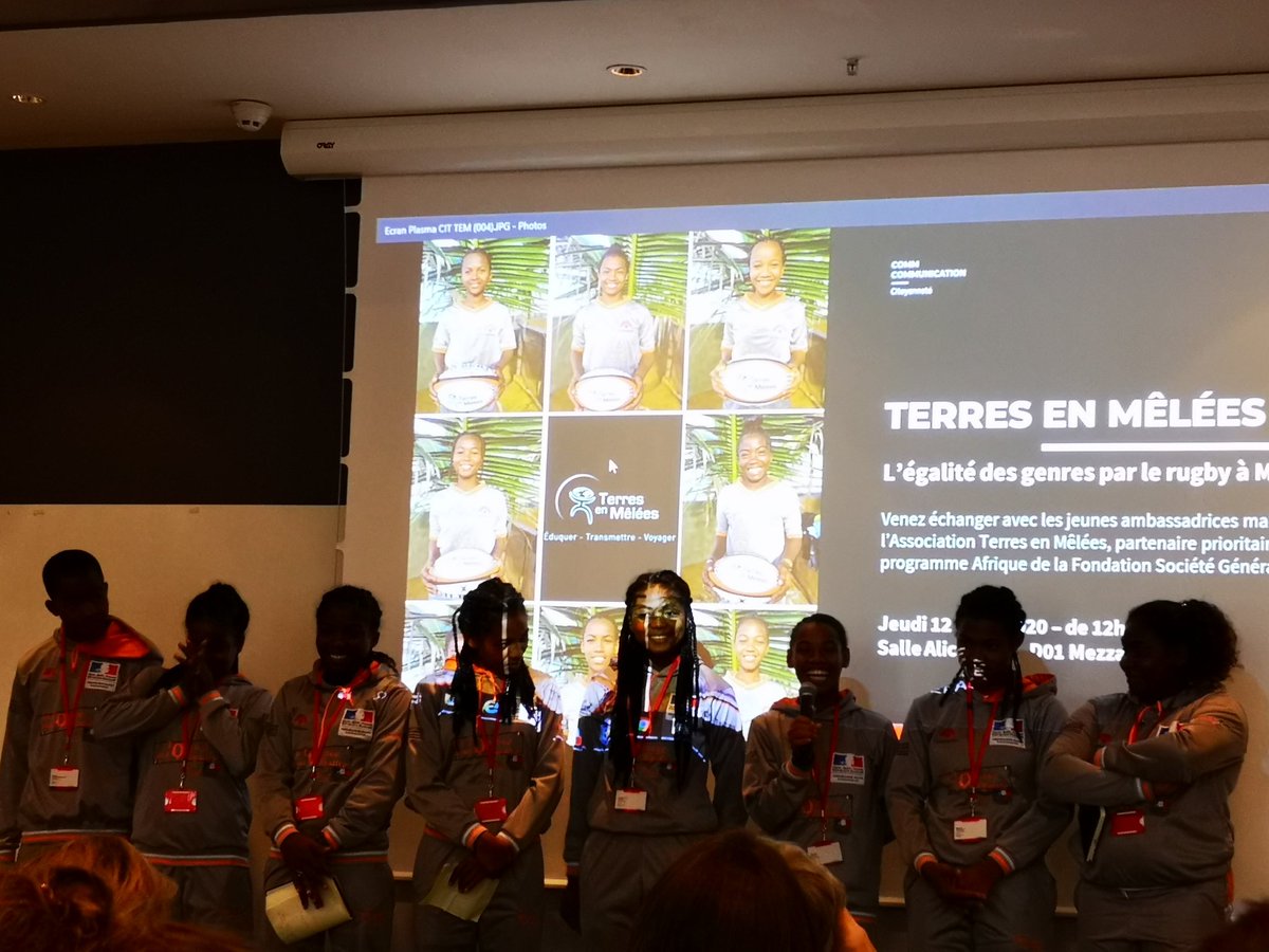 Top conférence avec l'association <a href="/terresenmelees/">Terres en Mêlées</a>, sur l'égalité des genres par le #rugby à #Madagascar 🏉 avec les témoignages poignants, sincères et très amusants des joueurs &amp; joueuses malgaches 👏 big up à <a href="/Fondation_SG/">Fondation Société Générale</a> #TheFutureIsYou #bySGNews 🔝