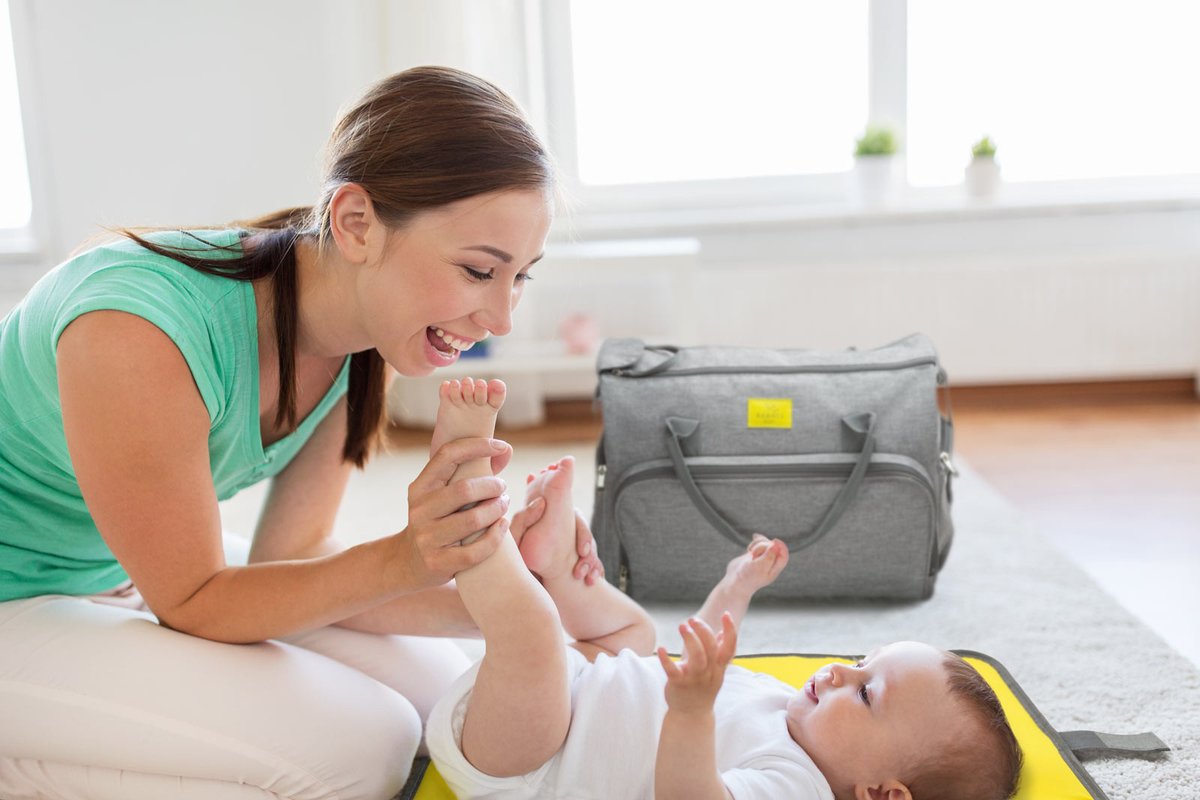 📌 The #BabaciBaby Grey Duffle Waterproof Changing Bag with Mat is crafted for your whole journey from pregnancy through birth and beyond. 😍

Get it here: babacibaby.com/product-page/b…