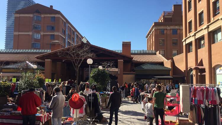 RentTopApartmen's tweet image. 🖐️ GIVE&apos;ME 5! Sunday March 29th Give&apos;me is back, a market that brings together vintage, second hand, art, music and gastronomy... #Barcelona #Barcelonaguide