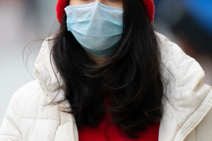 DailyMirror's tweet photo. Doctor says wearing a mask could actually put you 'more at risk' of coronavirus https://t.co/xCrBOTvXhN https://t.co/Rp9lF1UCzg