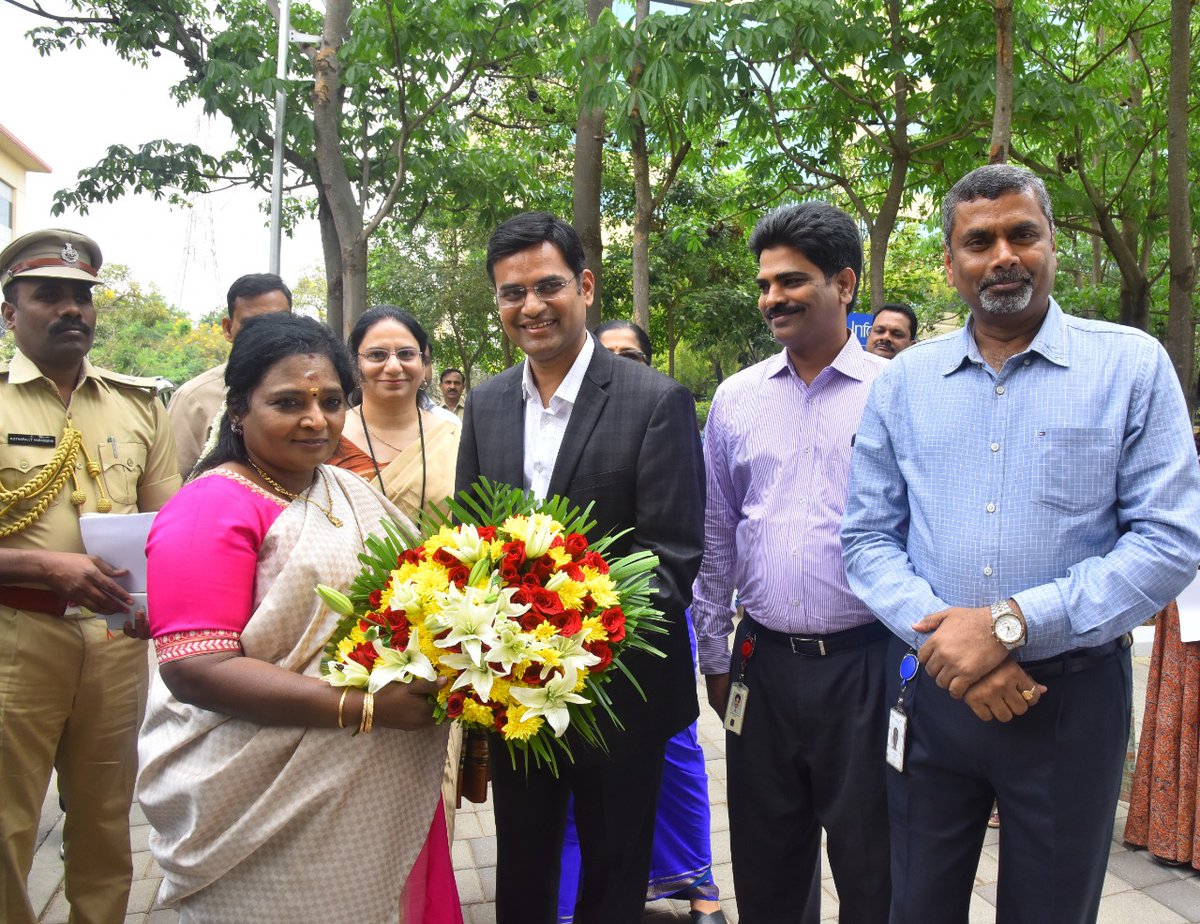 DrTamilisai4BJP's tweet photo. Hon'ble Governor as Chief Guest attends the  “International Women”s Day”. Org by Infosys. at Infosys Gachibowli Campus on 12-03-2020 https://t.co/g7Ad5rYrKT