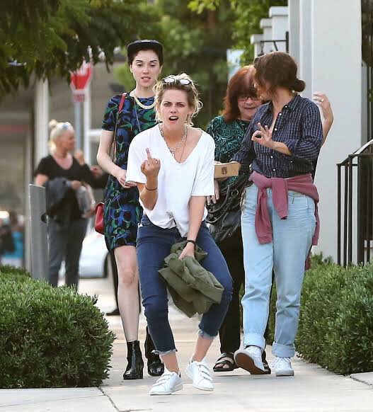 セール中…クリステン・スチュワート直筆サイン入り大型写真…Kristen 〜 セール中…クリステン・スチュワート直筆サイン入り大型写真…Kristen 〜