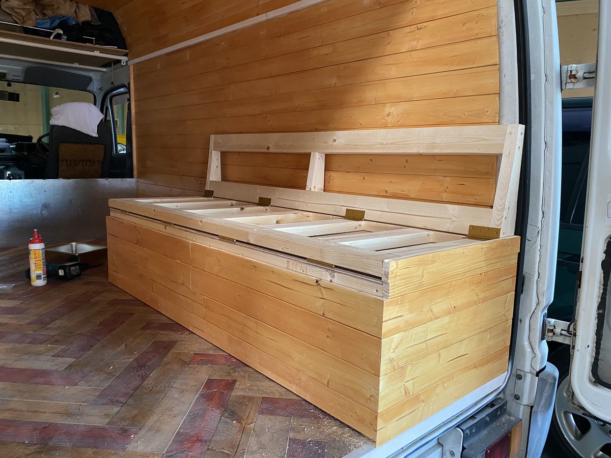 Diy 野生の大工 リアルバンライフ ソファーベッド制作完成 自家製ソファーベッド 下は引き出し付けて 収納にして 手前に倒すとベットに 購入したロングクッションを置いて完成 ソファーベッド バン エルフut バンライフ Diy 野生の大工 リアルバンライフ ソファーベッド制作完成 自家製ソファーベッド 下は引き出し付けて 収納にして 手前に倒すとベットに 購入したロングクッションを置いて完成 ソファーベッド バン エルフut バンライフ