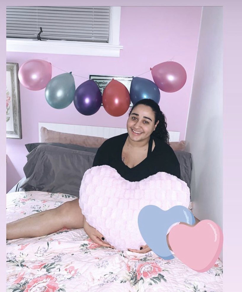 CathyStandish's tweet photo. Happy Birthday to our bubbly, wubbly, cute, brave and cuddly Hannah! 23 has never looked so fierce, so sweet and so strong! #NoWhiteFlags #LotsofBalloons #thursdaymorning https://t.co/TZsyOntaMN