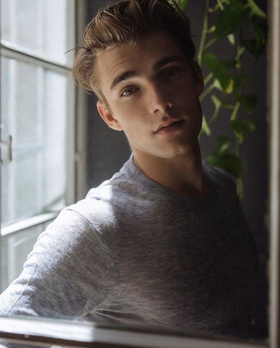 モモアニシ Hottie File No 76 Joe Cole ジョーコールほんとスコ 鼻先が丸いアップノーズって 昔からなんか惹かれる リバーフェニックスとか ピーキーブラインダーズでジョンボーイが一番好きだった モモアニシ Hottie File No 76 Joe Cole ジョーコールほんとスコ 鼻先が丸いアップノーズって 昔からなんか惹かれる リバーフェニックスとか ピーキーブラインダーズでジョンボーイが一番好きだった
