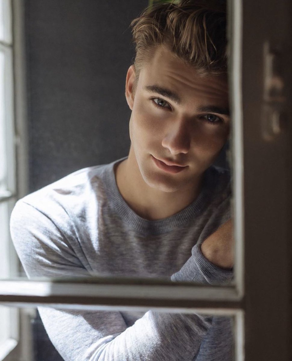 モモアニシ Hottie File No 76 Joe Cole ジョーコールほんとスコ 鼻先が丸いアップノーズって 昔からなんか惹かれる リバーフェニックスとか ピーキーブラインダーズでジョンボーイが一番好きだった モモアニシ Hottie File No 76 Joe Cole ジョーコールほんとスコ 鼻先が丸いアップノーズって 昔からなんか惹かれる リバーフェニックスとか ピーキーブラインダーズでジョンボーイが一番好きだった