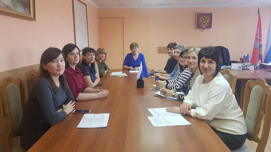 PFRVolgograd's tweet photo. Суровикинцам рассказали о новых мерах социальной поддержки семей с детьми

Подробнее: https://t.co/9xmHBjYDcR…/10/201265 https://t.co/pxnwWtE9b8