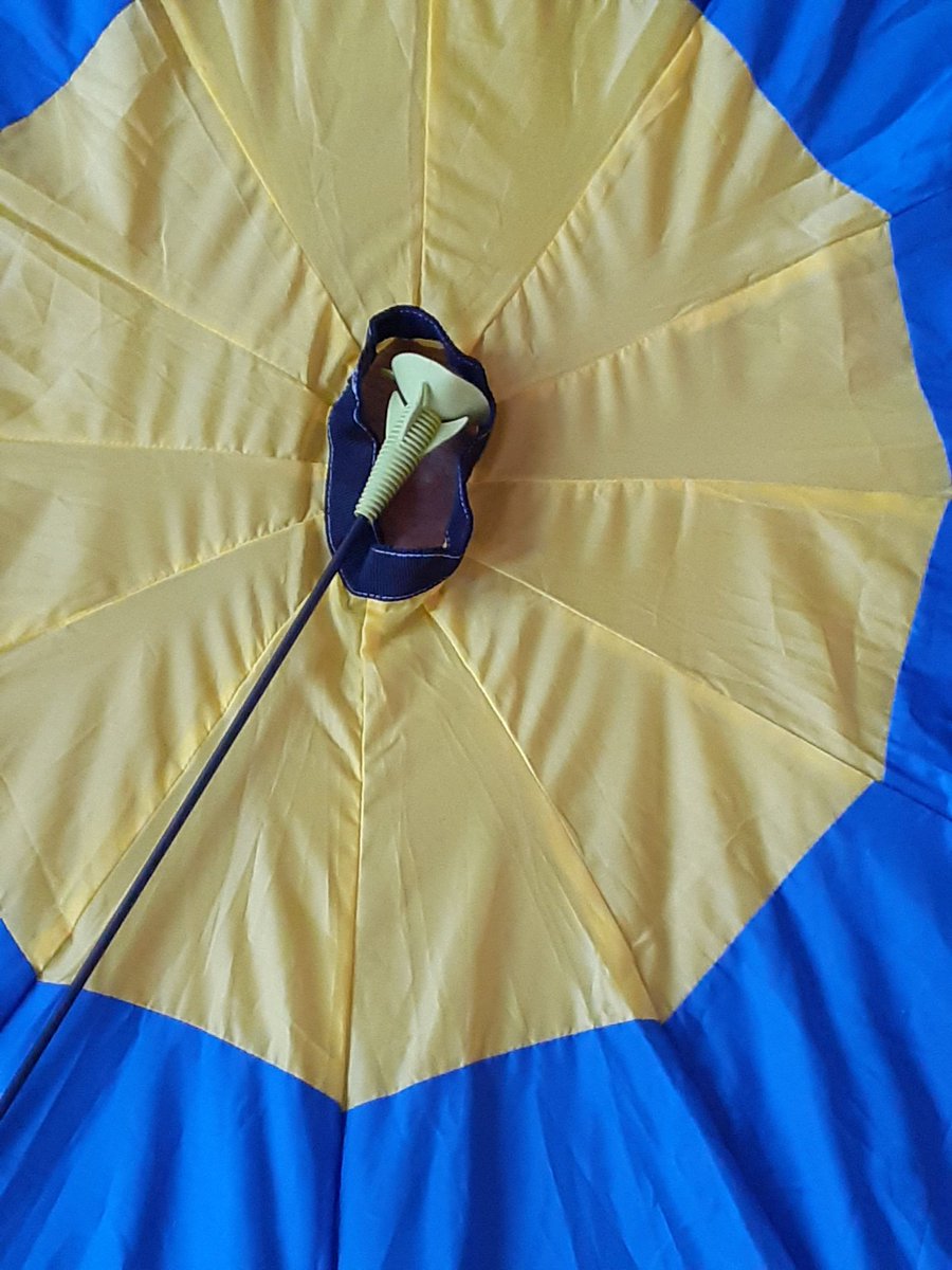 nfparchery's tweet image. 1 @archerygb arrows kit + 1 parachute = indoor clout
#homeeducation 
#archeryfun
#lovearchery