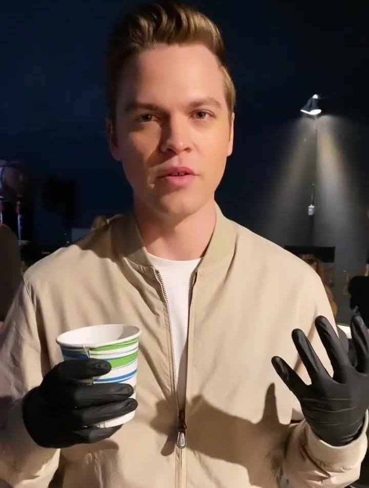 dailycalvert's tweet photo. he's so cute 🥺 https://t.co/zKUplwUq9D