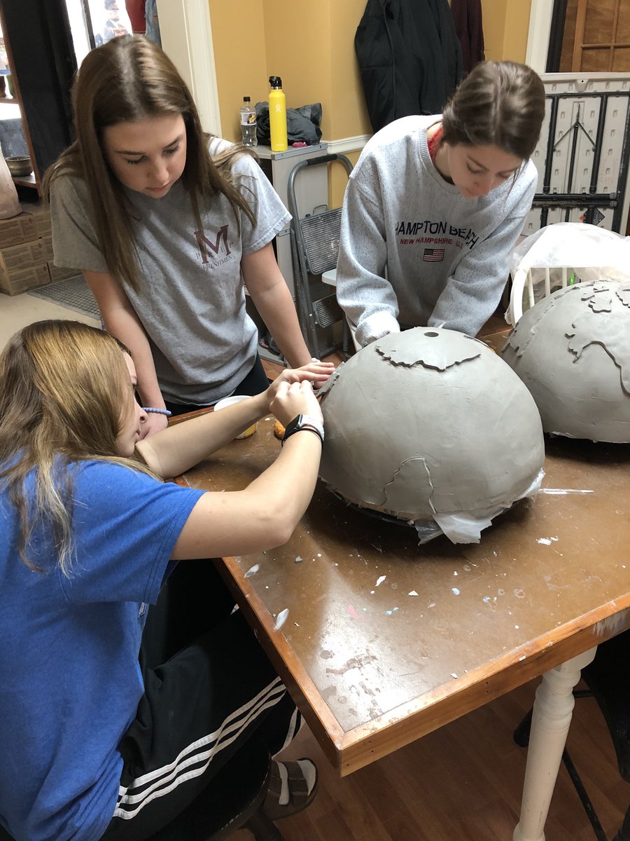 SenorParodi's tweet image. Look at these awesome potters getting it done! #MPrepLEAP @Marianapolis