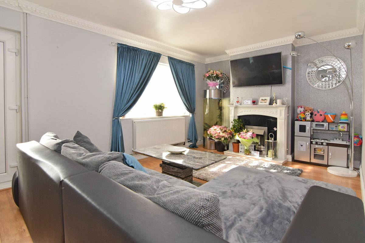 RTestateagents's tweet photo. NEW HOME!!! This fantastic 2 bed semi-detached house has just come on the market. Superbly presented through out the home is ready to love straight into. #newhome #home #house #eastofengland #eastanglia #westnorfolk #kingslynn https://t.co/CXKDVmvYo4