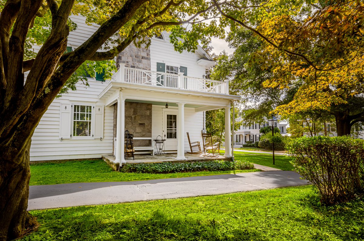 CalHenSIR's tweet photo. #HouseOfTheWeek: Charming 1930's Colonial on a large lot in the heart of #historic #Crosswicks boasts charming period details and a darling fieldstone porch with prime parade seating: https://t.co/olnUrB4F7L #crosswicksnj #chesterfieldtownship #realestate #lovewhereyoulive https://t.co/TvcCUSsEHl