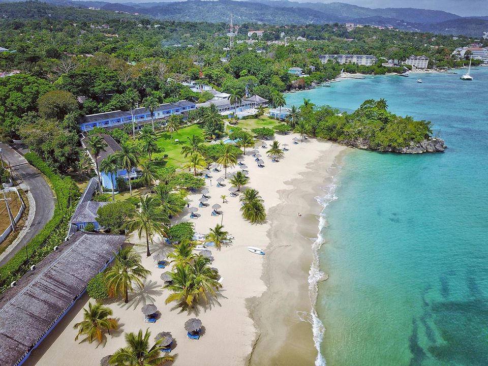 Advisory: This is not a screensaver. This is your next vacation! Hope to see you soon 🤗#JamaicaInn