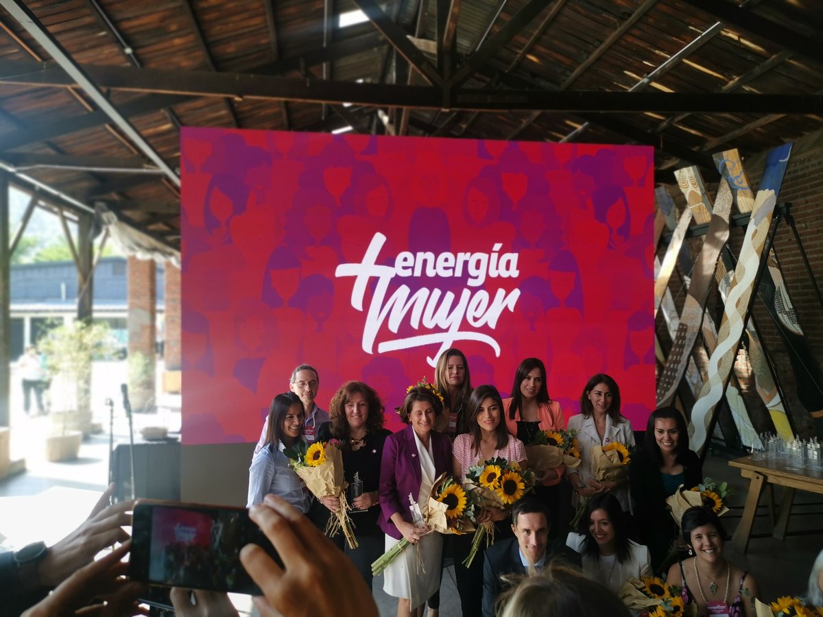 Sólo un 24% de las posiciones  en #energía son ocupadas por #mujeres. Son enormes los desafíos de representación y equidad de género, en medio del contexto de deterioro social, económico y ambiental pero estoy convencida que el liderazgo de mujeres es gran parte de la solución!