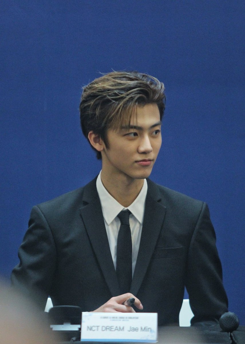 —  day 72 : 3/12/2020its a loona kind of day but that doesn’t mean i cant love jaemin at the same time  some sharp suit jaemin for the audience