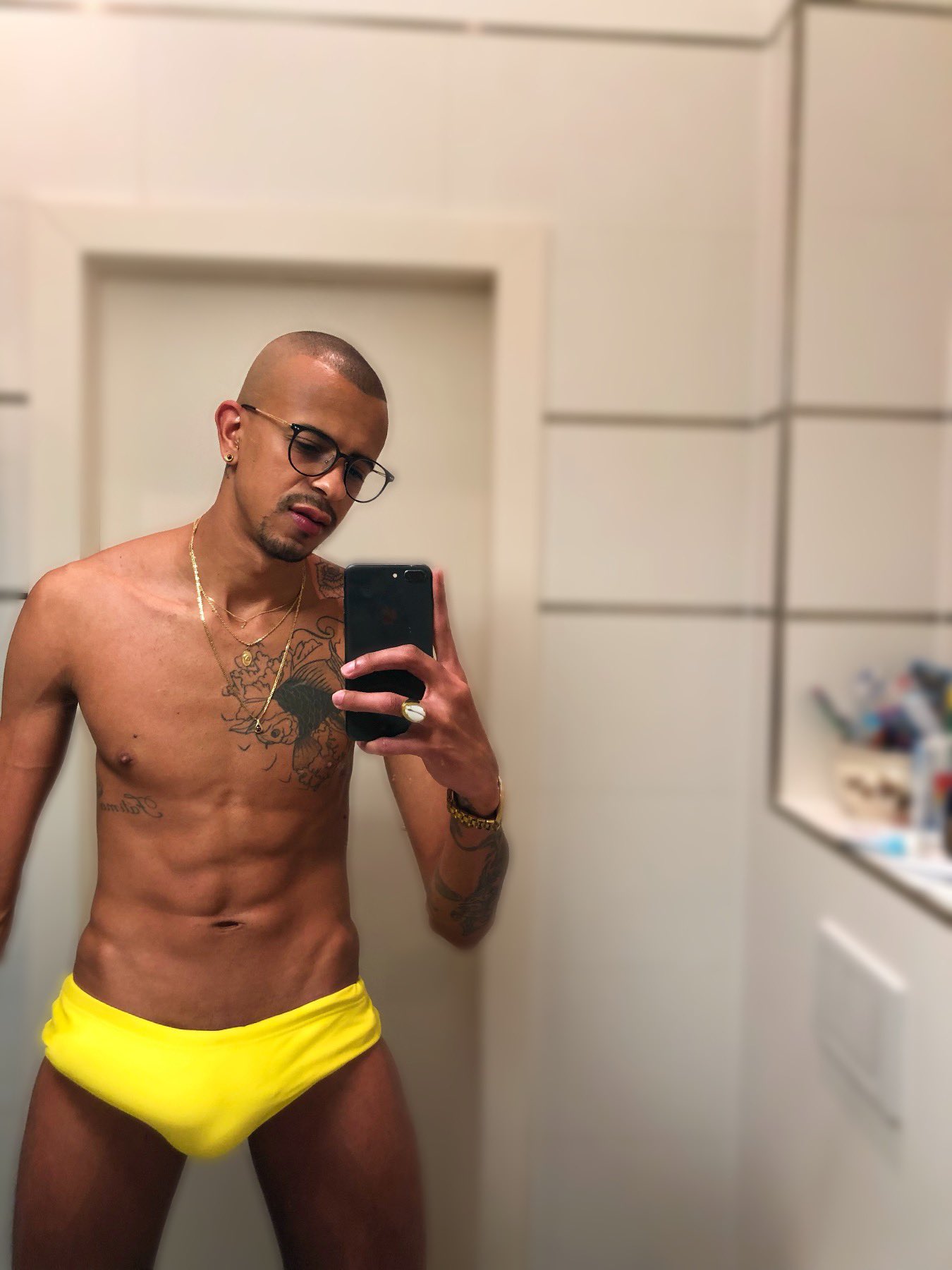 Eduardo Picasso OFC 🇩🇪 on X: Summer is coming 🥵  t.coA7pSTrLERp  X