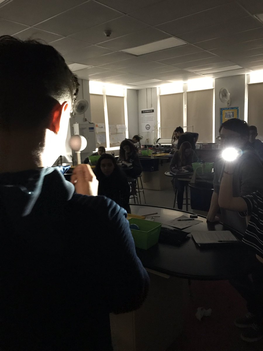 HeckelScience's tweet image. 8C uses “moon pops” to visualize moon phases from Earth’s perspective @HBW_Verona @STEMistry #astronomy #njstemmonth