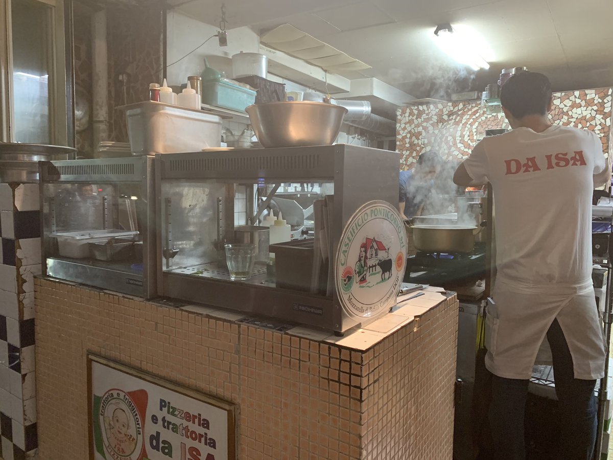 narusa2629's tweet image. 世界ピッツァ選手権で優勝🏆してる方のお店☺️
簡単に言うと世界1位になったピザってやつですね笑♡

感想はもちろんめちゃくちゃ美味しい‼️
予約しないと混んじゃう人気店ですが、ここはリピート決定🤤🤤

#daISA #中目黒