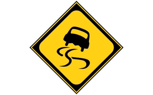 よくよく見るとスリップ注意の看板どういう滑り方してるんだこれ? 