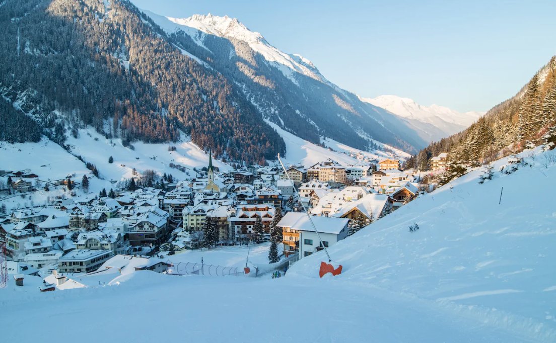 TeleSkiSnow's tweet photo. As #Ischgl announces it will close and the #Mooserwirt shuts, here's how Austrian ski resorts are responding to #Coronavirus

https://t.co/NRsVIf3FR4 https://t.co/BdtgzZ2K0P