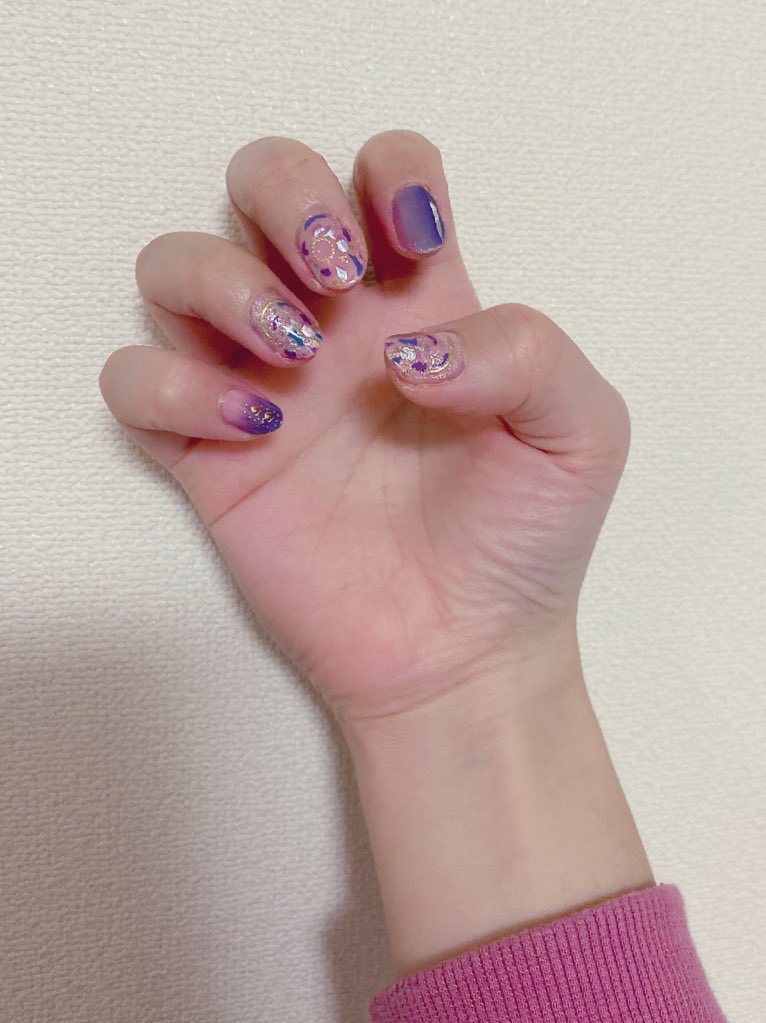 かさね 自爪ペラペラなってきたのでしばらくシールにしよう らくちんちん かさね 自爪ペラペラなってきたのでしばらくシールにしよう らくちんちん