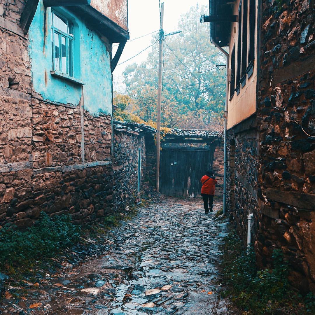 ArtmeraAkademi's tweet photo. Artmera Blog’da şiir zamanı. Artmera Sanat Merkezi yazarlarından Enes Yılmaz’ın kaleme aldığı şiiri okumanızı tavsiye ederiz.
#ŞiirZamanı #ArtmeraBlog #Blog @Enesyilmaz28
https://t.co/SbUDq0jQMl https://t.co/3jDi1nQd9i