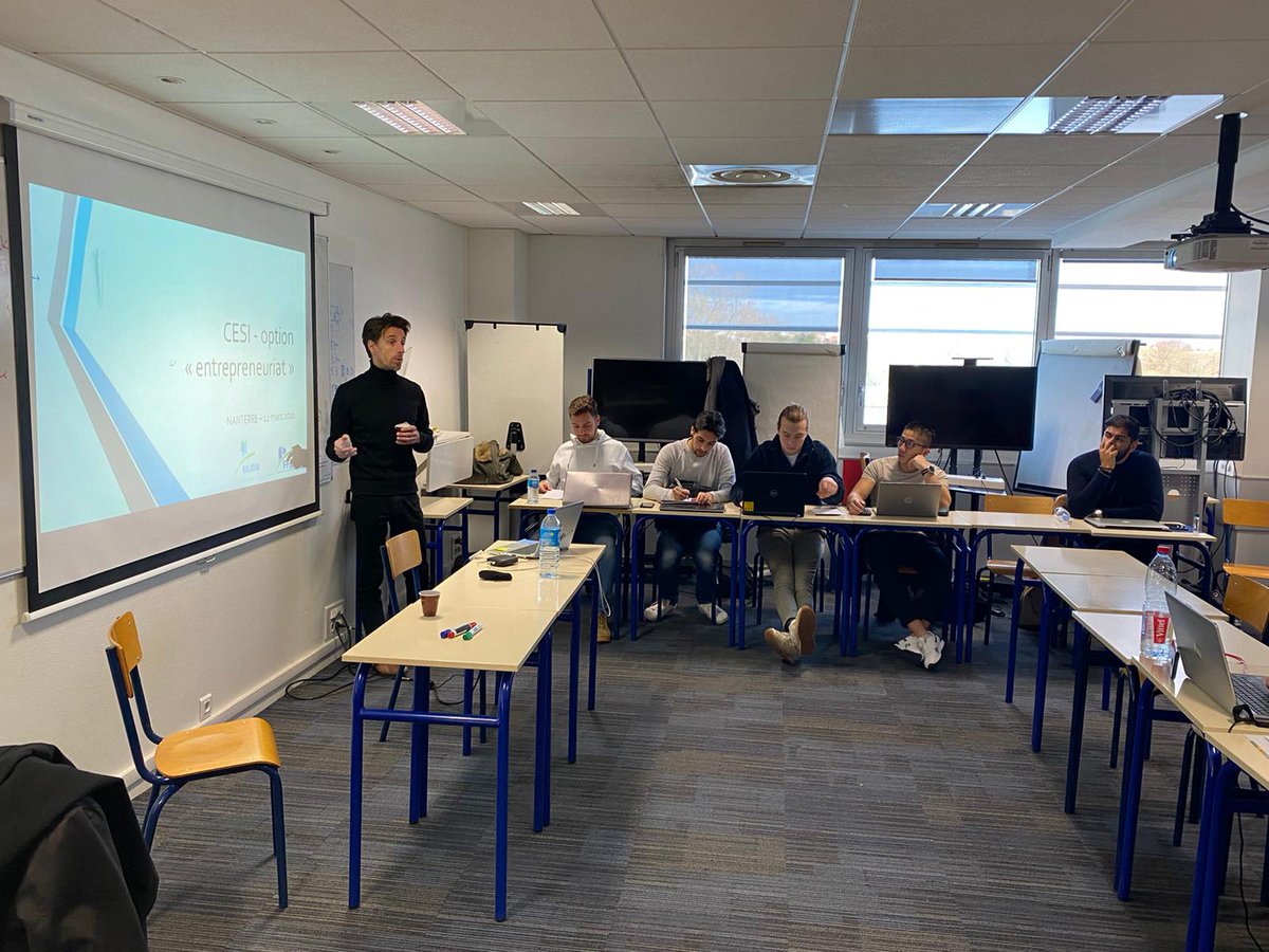 ESJDBatiment's tweet photo. Éthique du Bâtiment : un vrai sujet pour les apprentis ingénieurs en option "EB" au CESI-Cesfa. Intervention riche et remarquablement bien menée par Julien Beideler @UMGOFFB. Travail en groupe très constructif sur des valeurs fondamentales #cesi #cesfa #BTP #esjdb @ESJDBatiment https://t.co/6hC7X0oKJL
