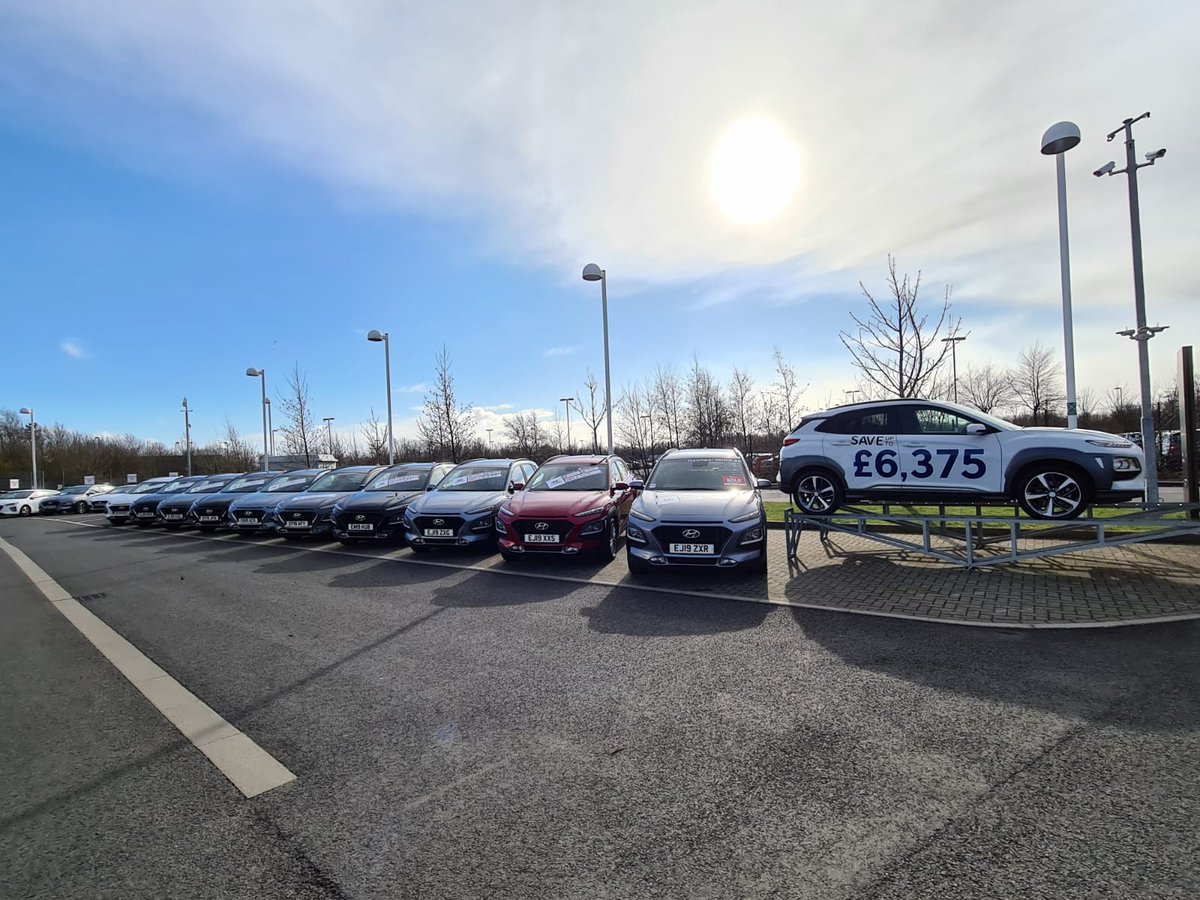 BSMSilverlink's tweet photo. If you’re wondering what 𝐎𝐯𝐞𝐫 £𝟕𝟎,𝟎𝟎𝟎 𝐰𝐨𝐫𝐭𝐡 𝐨𝐟 𝐒𝐚𝐯𝐢𝐧𝐠𝐬 looks like, this is it...

There's that much to be saved across only 12 Hyundai Konas we have on offer at the minute, neatly lined up at the side of our Dealership!😁🤑 https://t.co/ktC8l2D3Zw