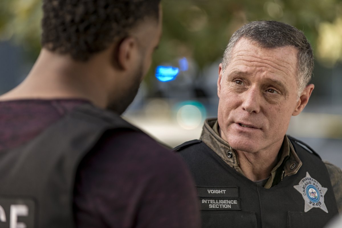 Happy birthday to Jason Beghe, the man behind the fierce and beloved Hank Voight! #ChicagoPD
🔁 1 retweet = 1 birthday wish!