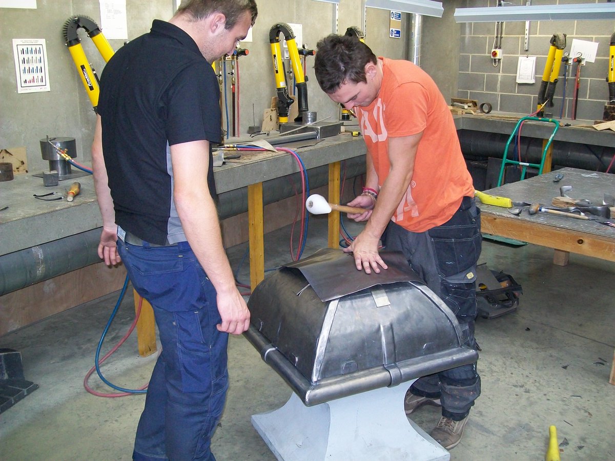 Do you currently work in the roofing industry with Lead and Hard Metals, are you looking for a change of direction or wanting to come off the tools and impart your knowledge and experience on the next generation of Lead and Hard Metals leadsheet.co.uk/job-advert-lea…