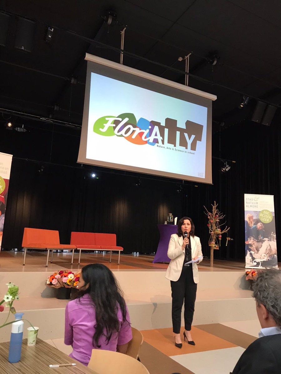 HildeVgarderen's tweet photo. Lancering van een mooie samenwerking tussen @FloriadeExpo @Stadennatuur @CollageAlmere @almere #Florially #leukwerkhebiktoch https://t.co/0WqQxIjrPi